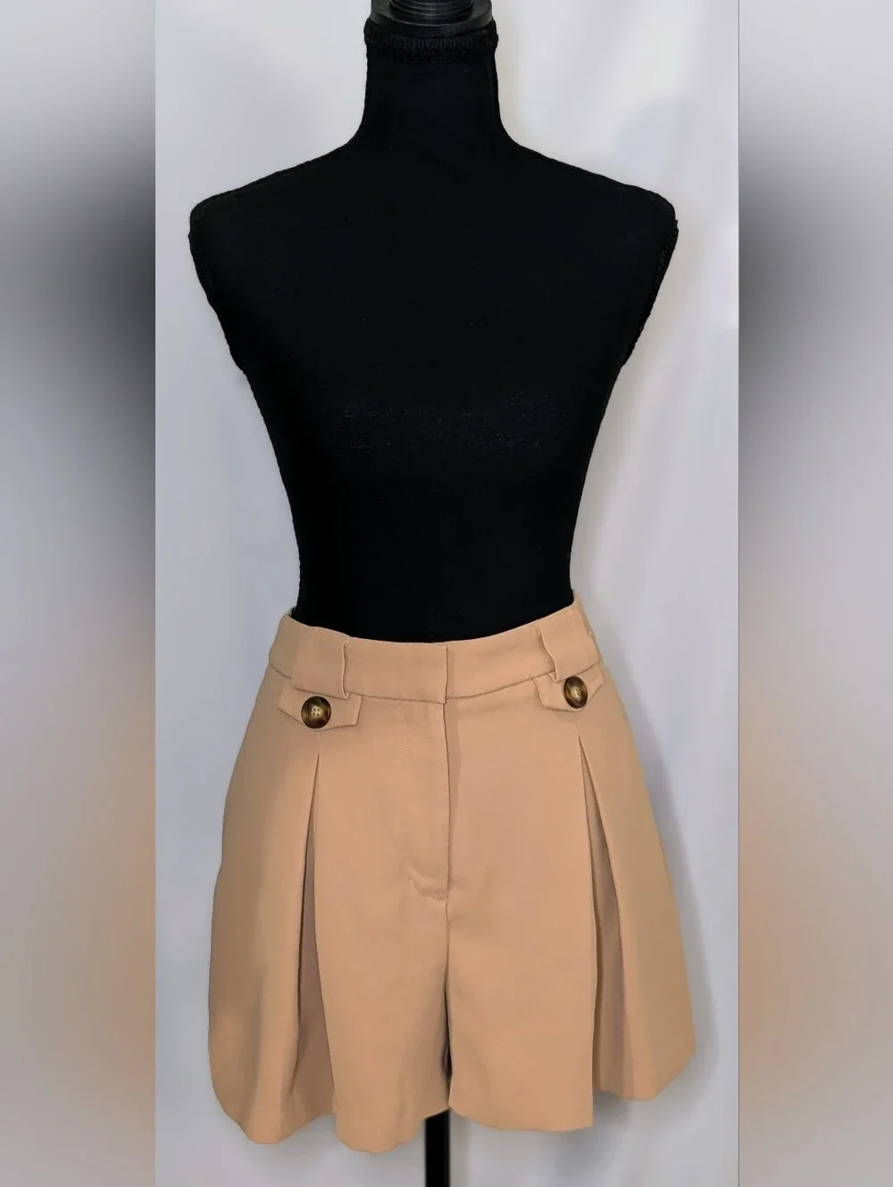 Express Shortie Extreme High Rise Pleated Tailored Shorts Tan Size 2